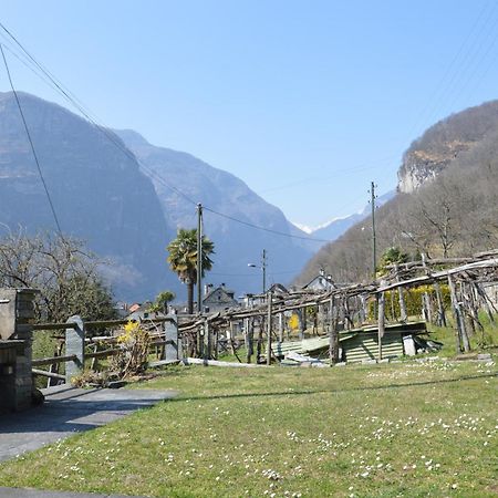 Villa Rustico Pult Someo Esterno foto
