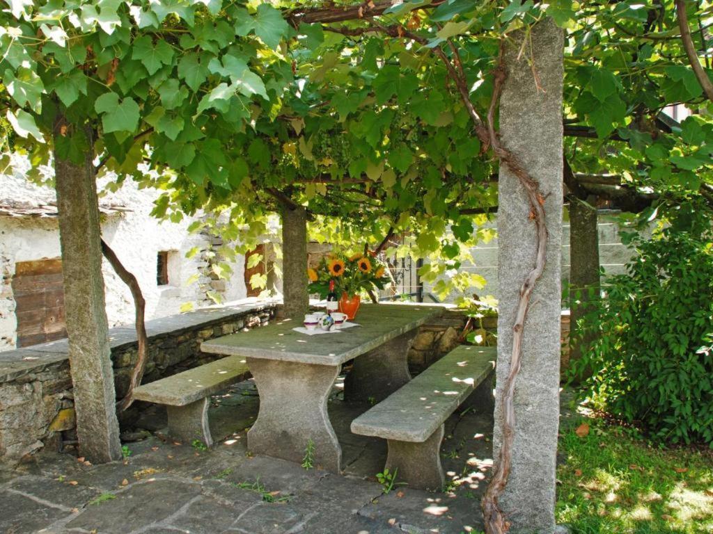 Villa Rustico Pult Someo Esterno foto