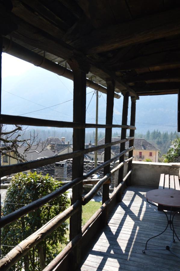 Villa Rustico Pult Someo Esterno foto