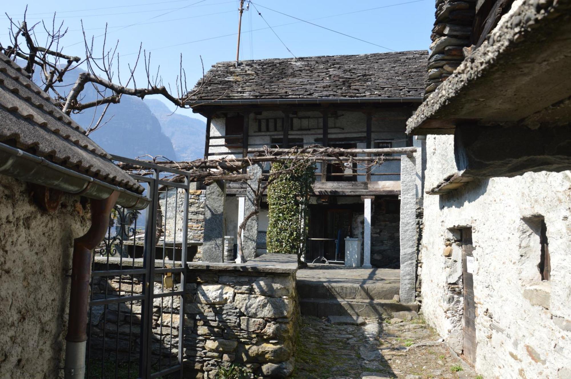 Villa Rustico Pult Someo Esterno foto