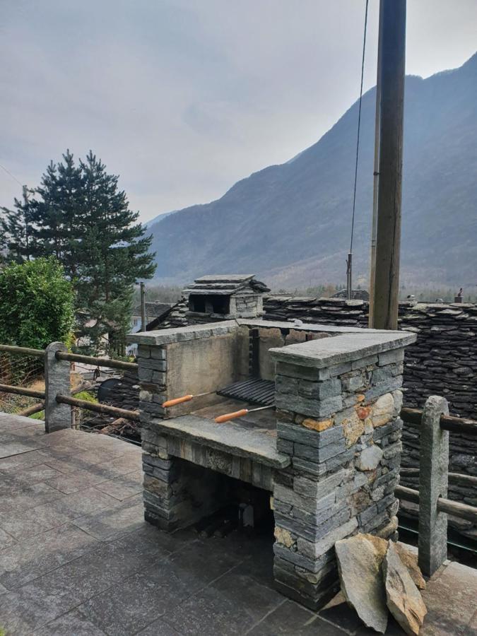 Villa Rustico Pult Someo Esterno foto